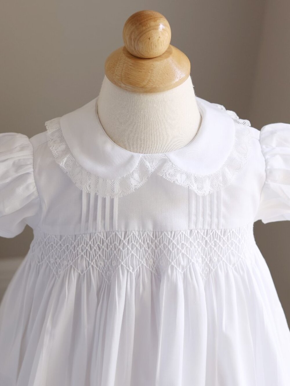 White Smocked Heirloom Dress Flower Girl Pintucks Lace Special Occasion NWT - Picture 2 of 5